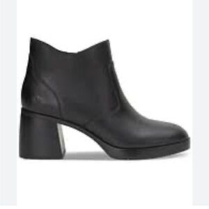 NWOT Lucky Brand Black Quinlee Leather Ankle Boots-Size 8